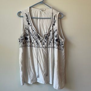 White and blue sleeveless top